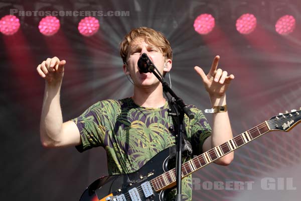 GLASS ANIMALS - 2014-07-18 - PARIS - Parvis de l'Hotel de Ville - David Algernon Bayley